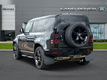 Used Land Rover Defender 110 2025 for sale - 75525089: Photo
