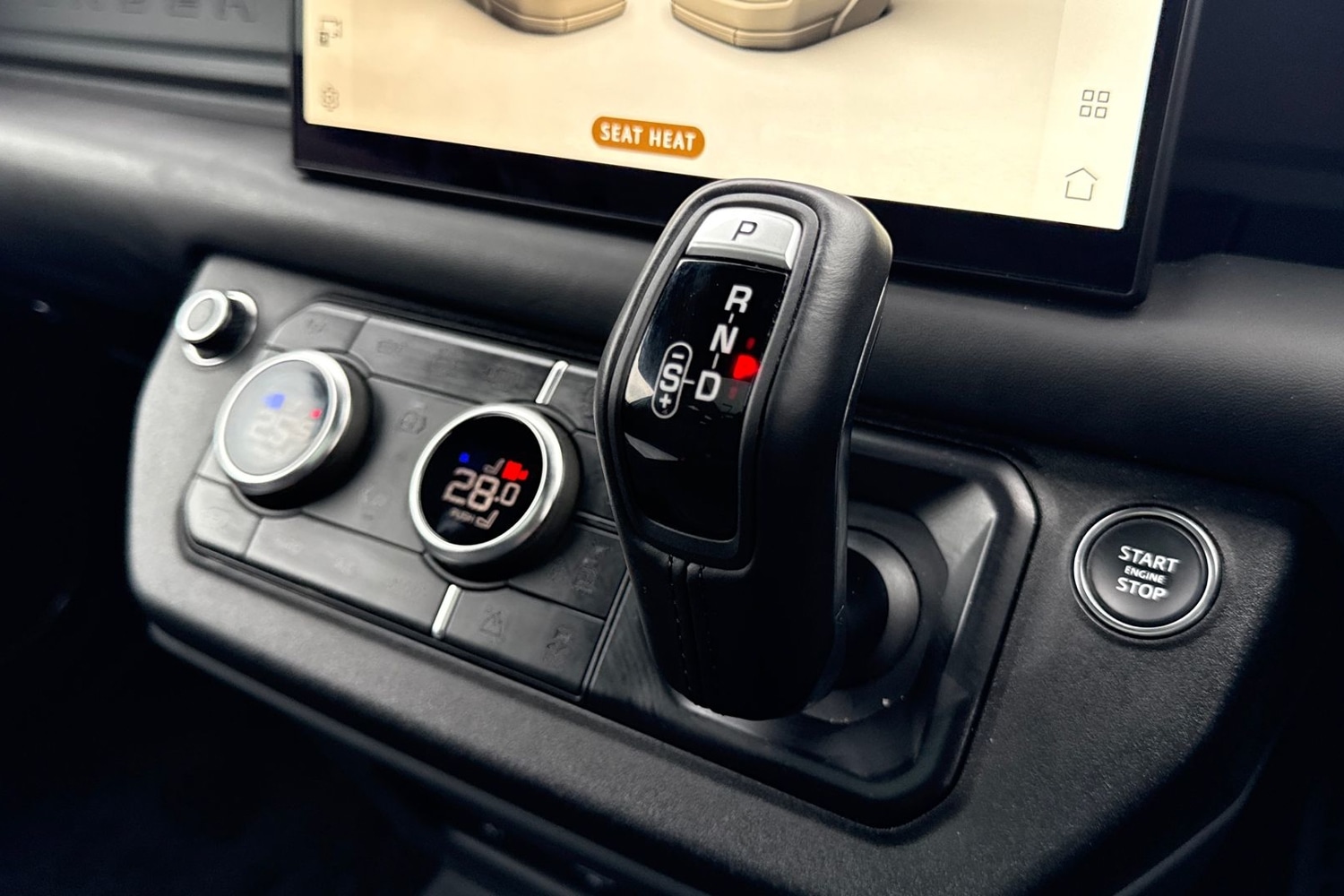 Used Land Rover Defender 2024 for sale - 77608257: Photo 14