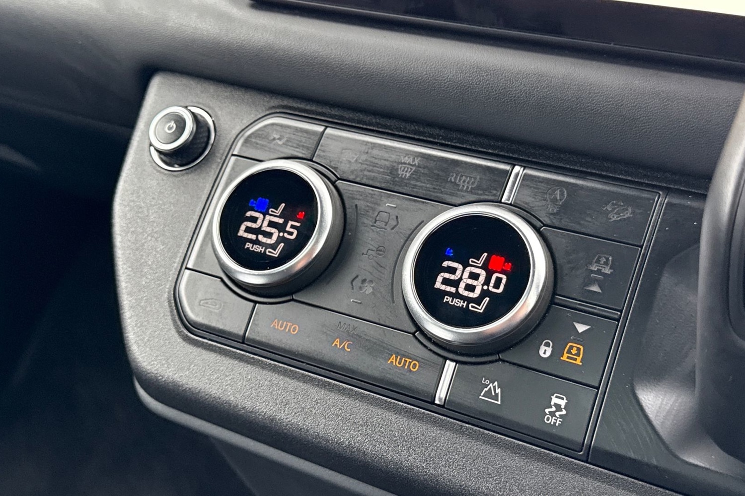 Used Land Rover Defender 2024 for sale - 77608257: Photo 23