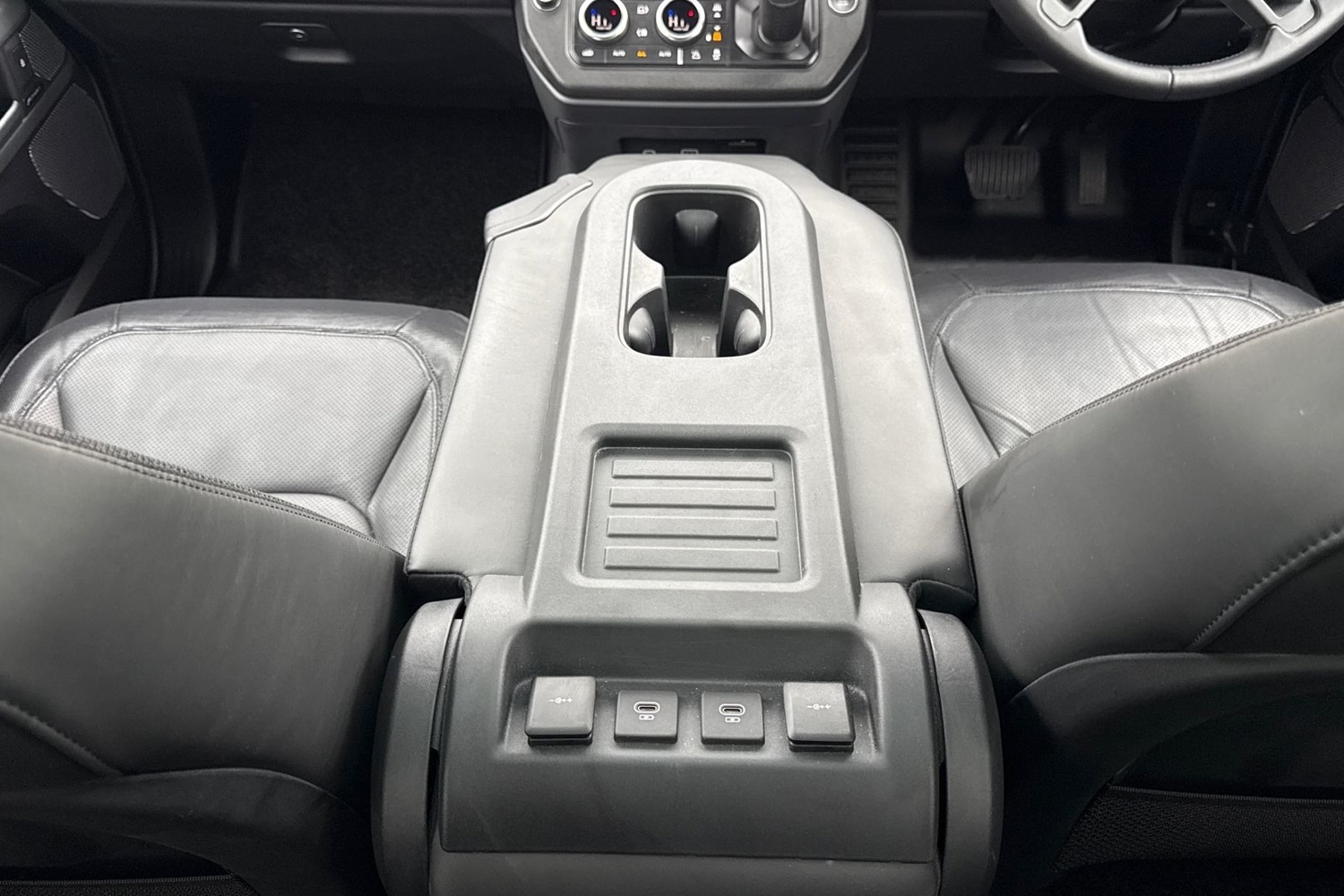 Used Land Rover Defender 2024 for sale - 77608257: Photo 33