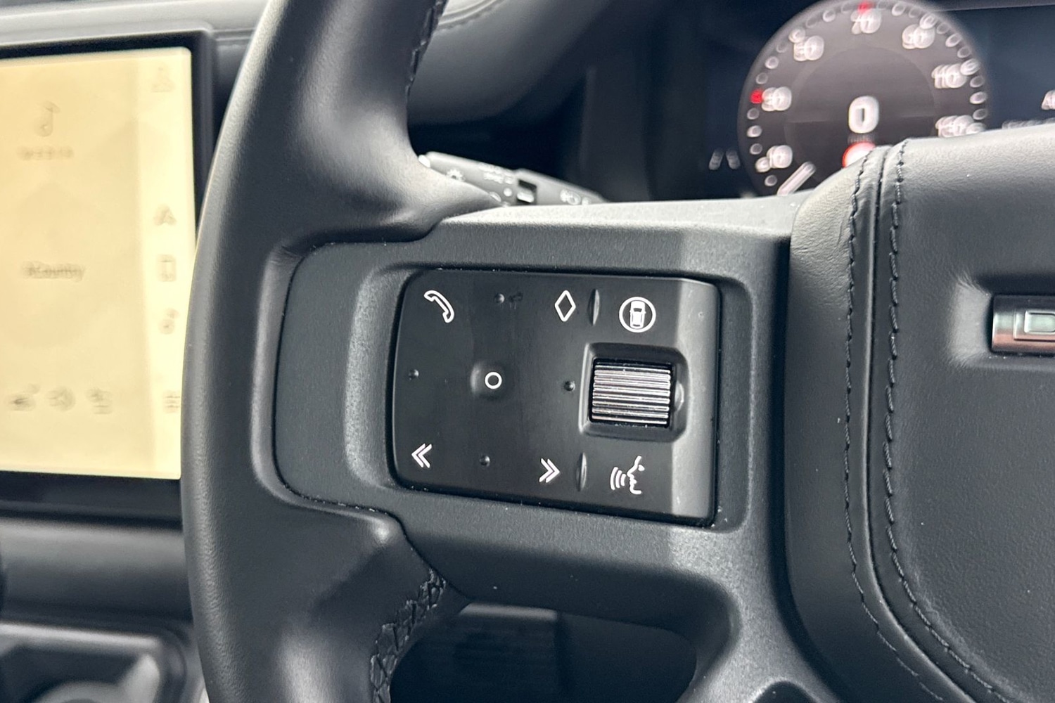 Used Land Rover Defender 2024 for sale - 77608257: Photo 35