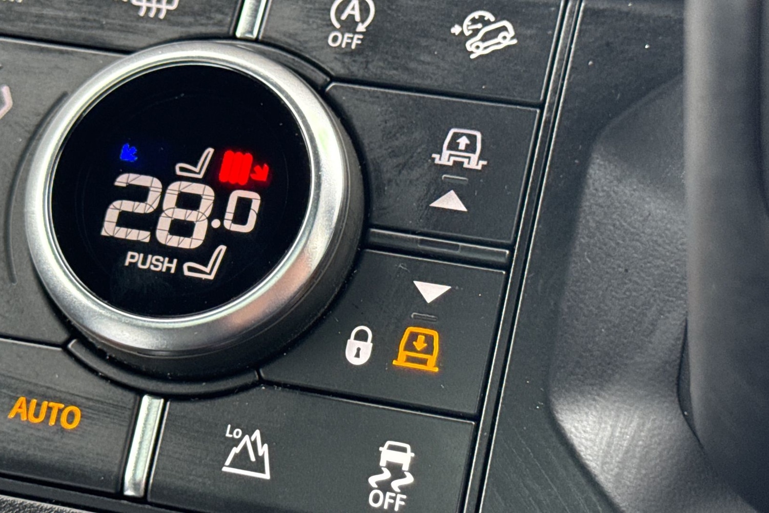 Used Land Rover Defender 2024 for sale - 77608257: Photo 44