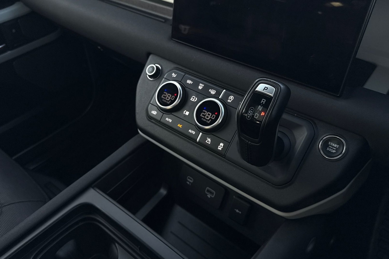 Used Land Rover Defender 110 2023 for sale - 76520058: Photo 14