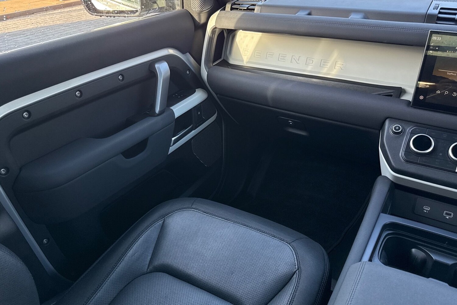 Used Land Rover Defender 110 2023 for sale - 76520058: Photo 44