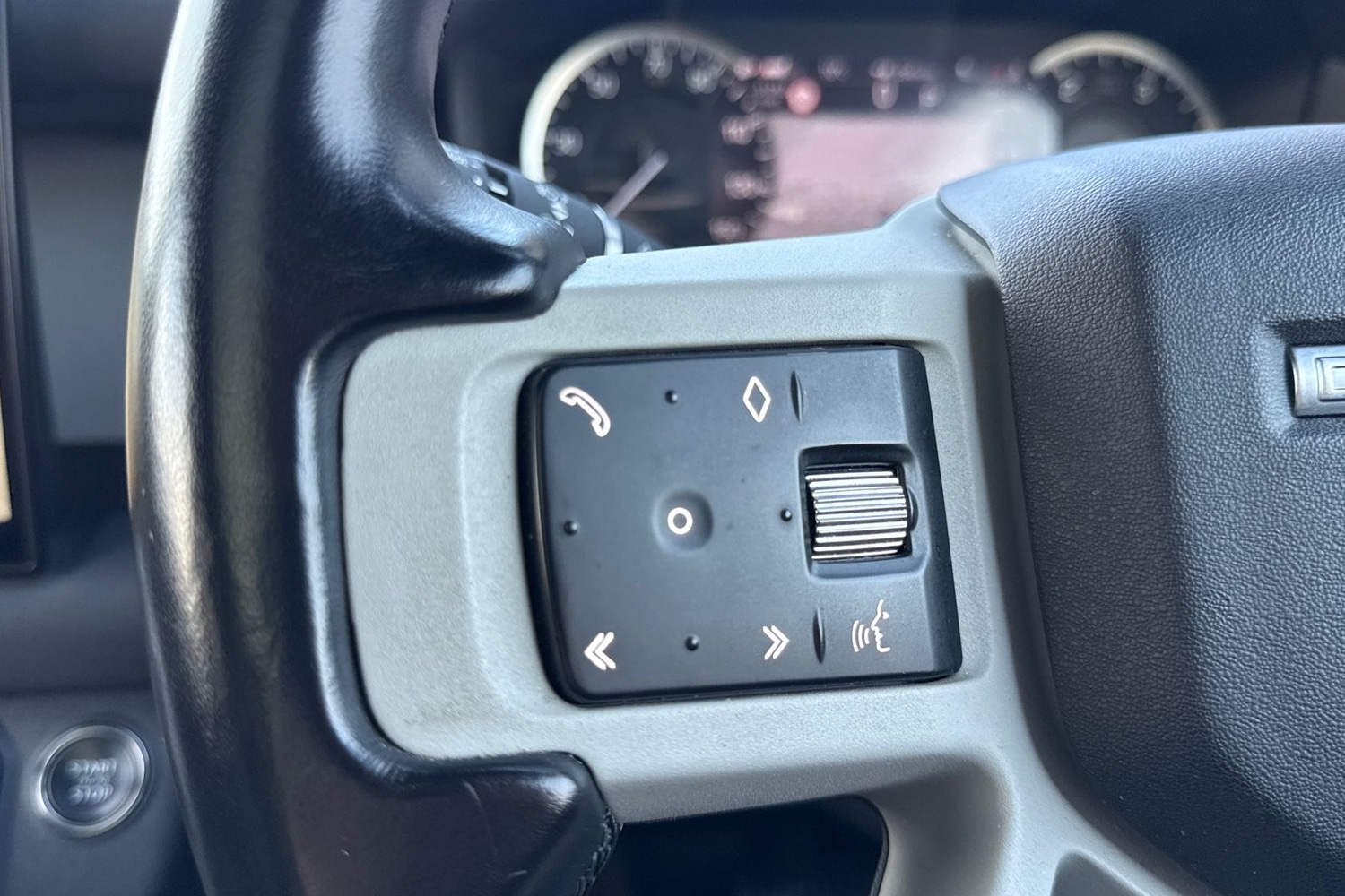 Used Land Rover Defender 110 2023 for sale - 76520058: Photo 49