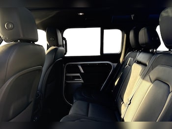 Used Land Rover Defender 110 2023 for sale - 76520058: Photo