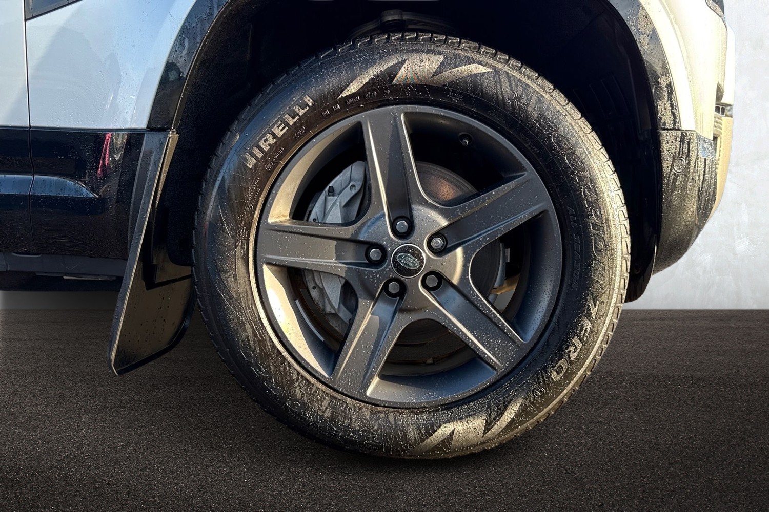 Used Land Rover Defender 110 2023 for sale - 76520058: Photo 9