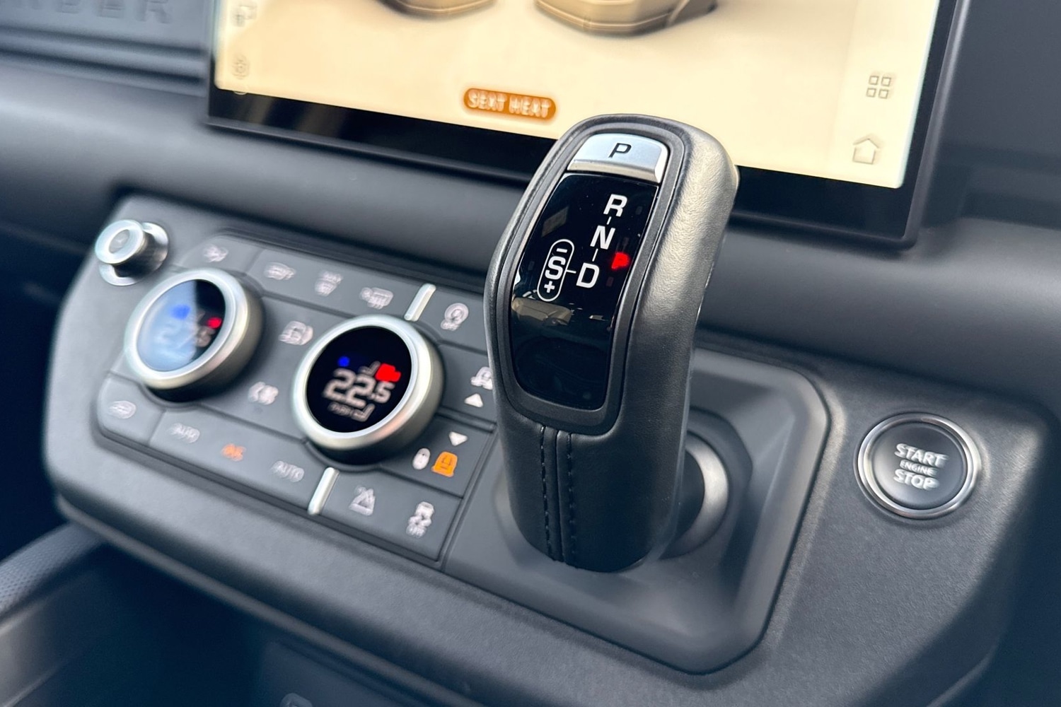 Used Land Rover Defender 2024 for sale - 77270511: Photo 14