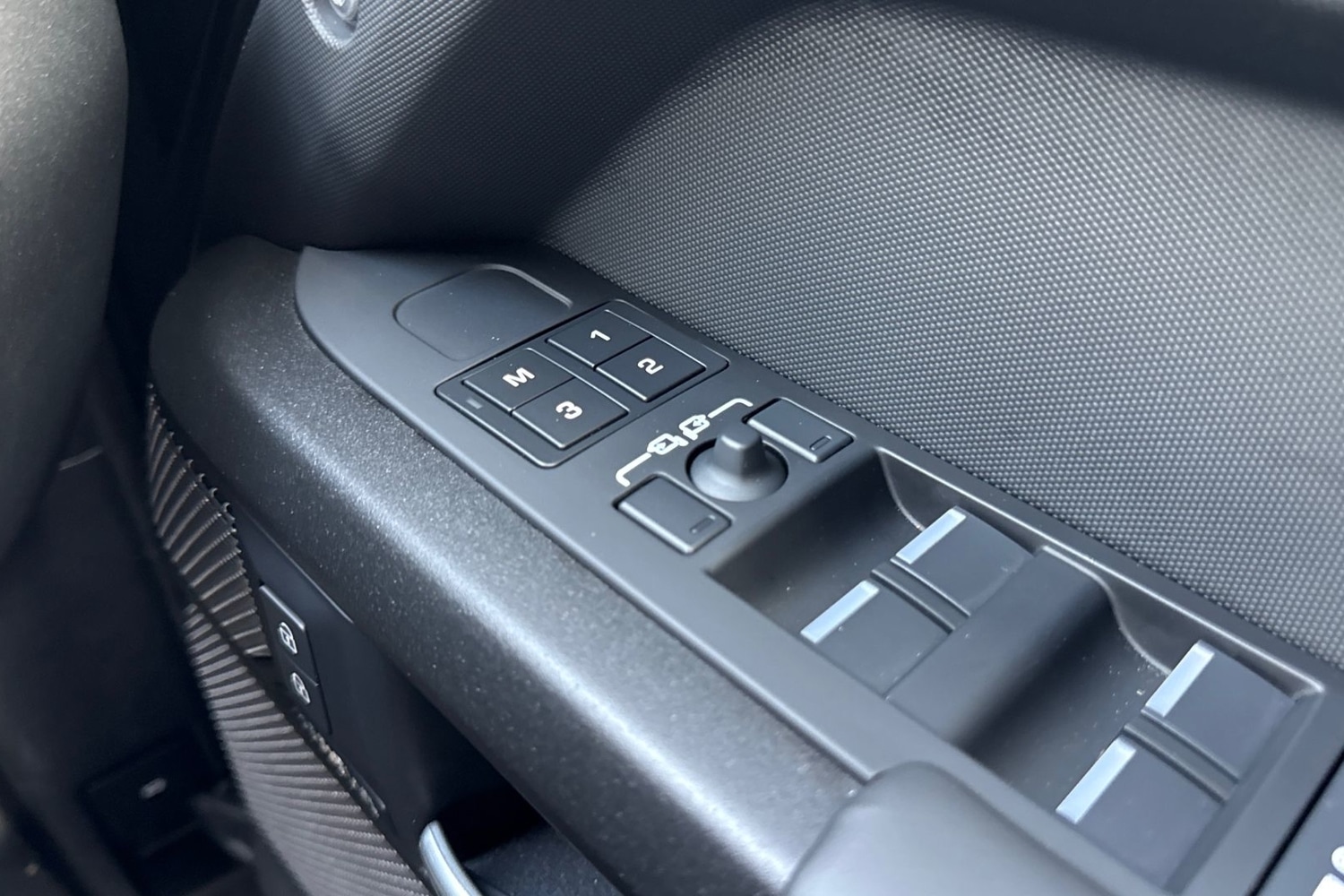 Used Land Rover Defender 2024 for sale - 77270511: Photo 26