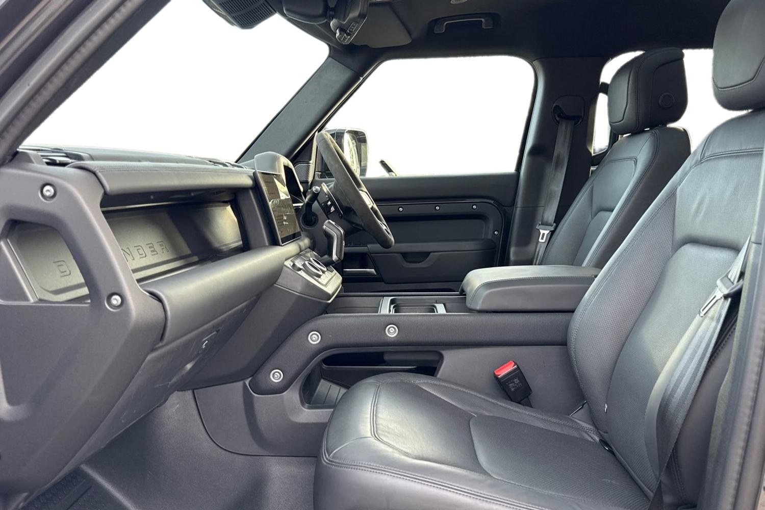 Used Land Rover Defender 2024 for sale - 77270511: Photo 3