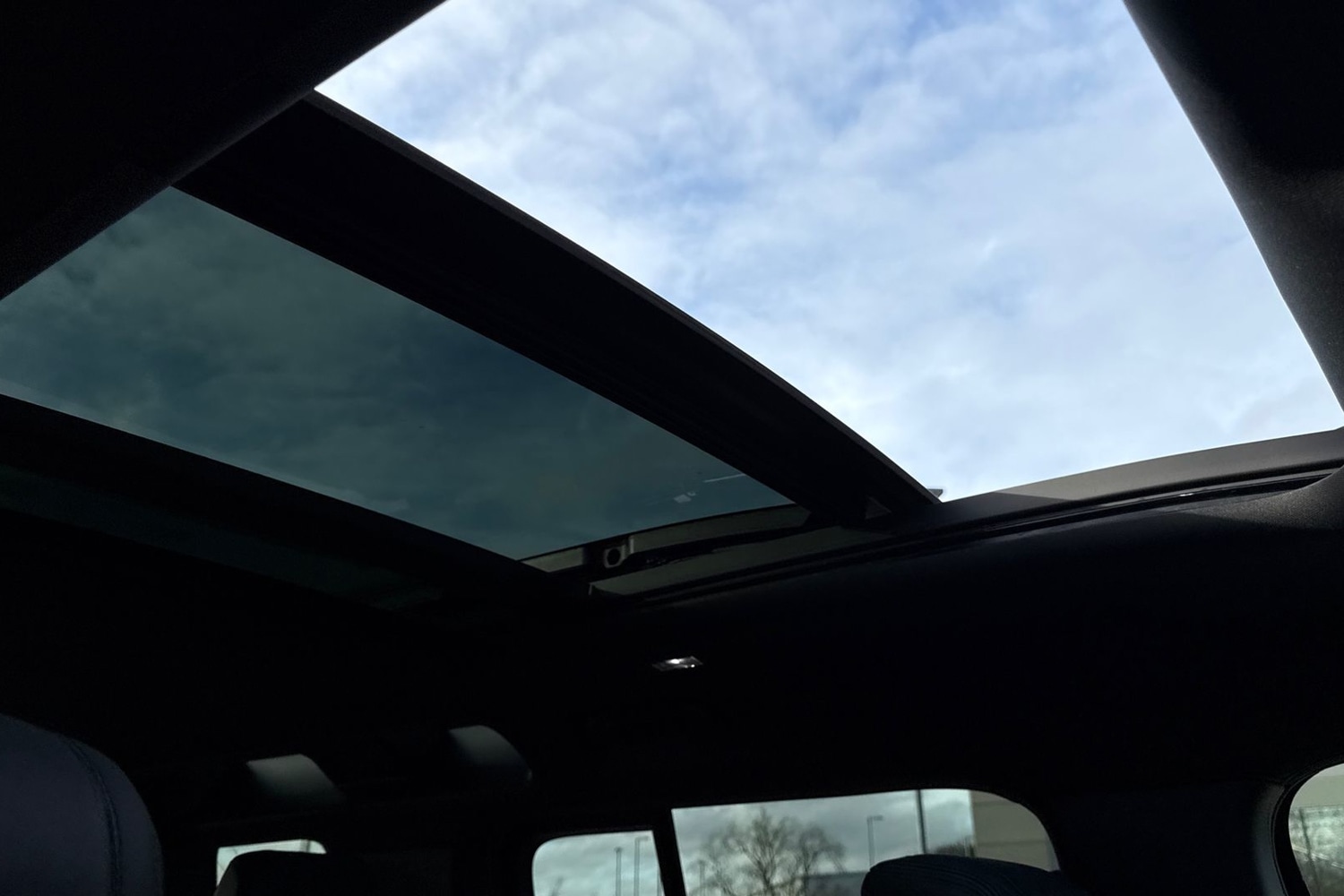 Used Land Rover Defender 2024 for sale - 77270511: Photo 33