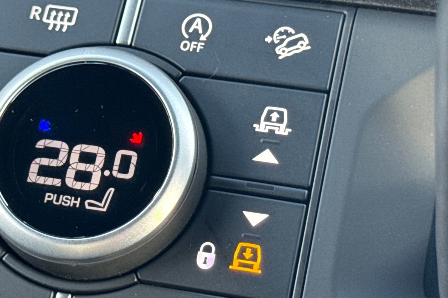 Used Land Rover Defender 2024 for sale - 77270511: Photo 46