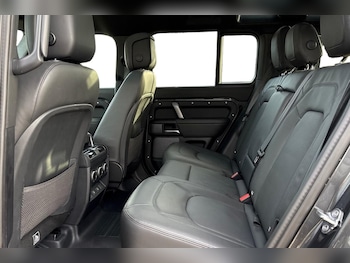 Used Land Rover Defender 2024 for sale - 77270511: Photo