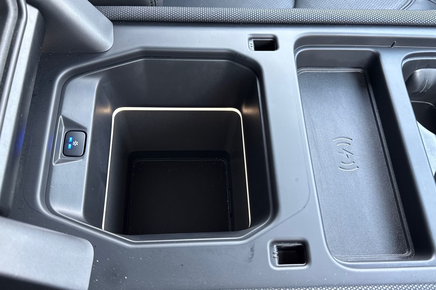 Used Land Rover Defender 2024 for sale - 77270511: Photo 50