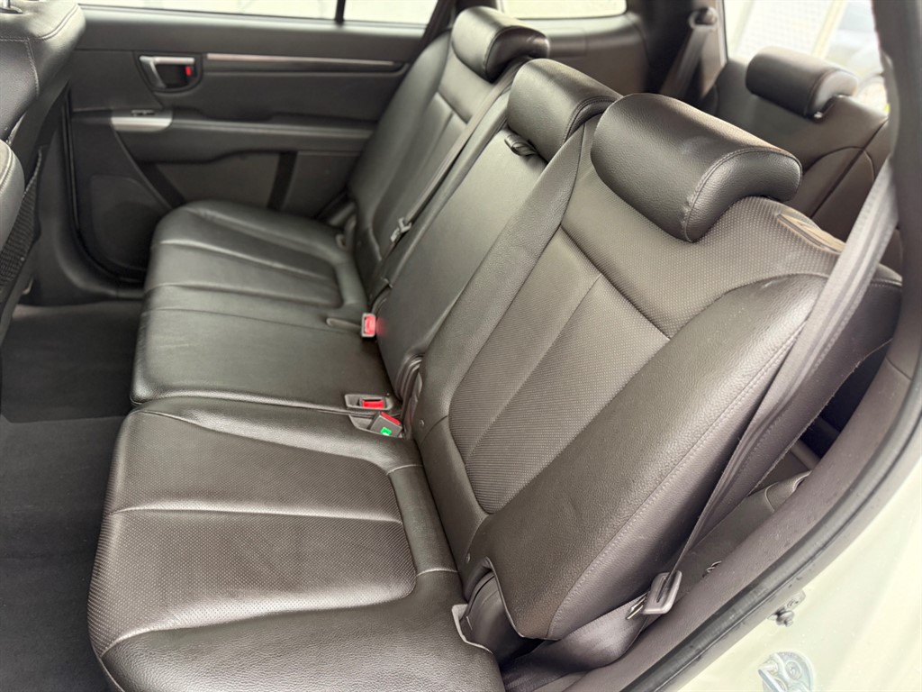 Used Hyundai Santa Fe 2012 for sale - 77339686: Photo 28