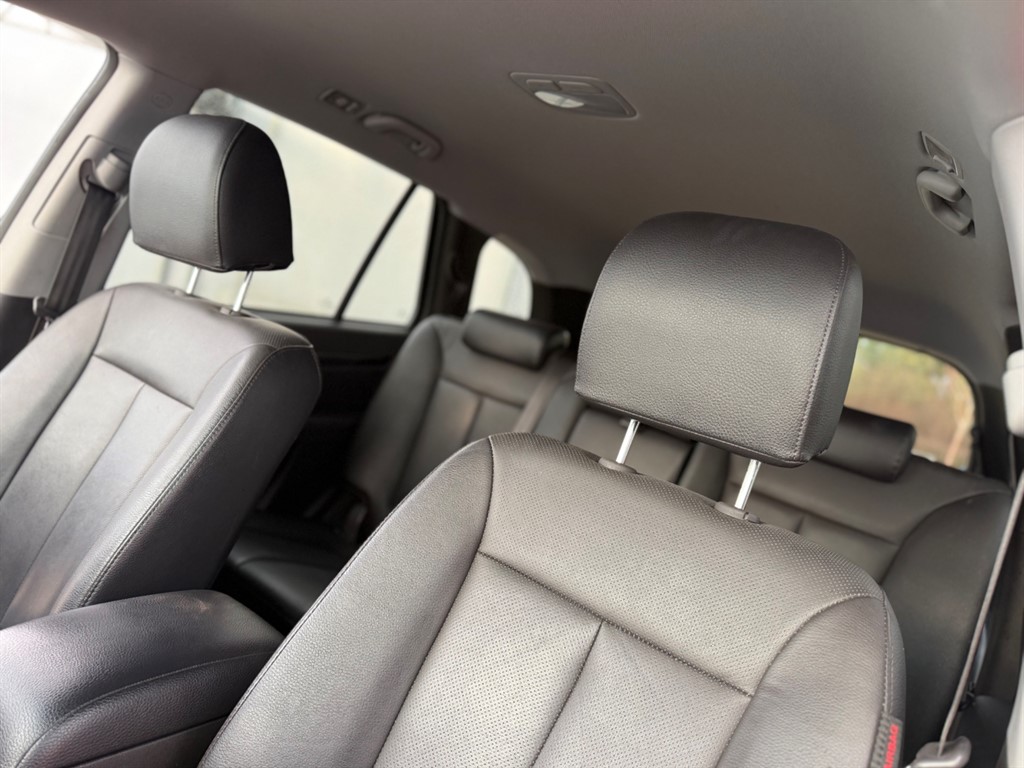 Used Hyundai Santa Fe 2012 for sale - 77339686: Photo 32