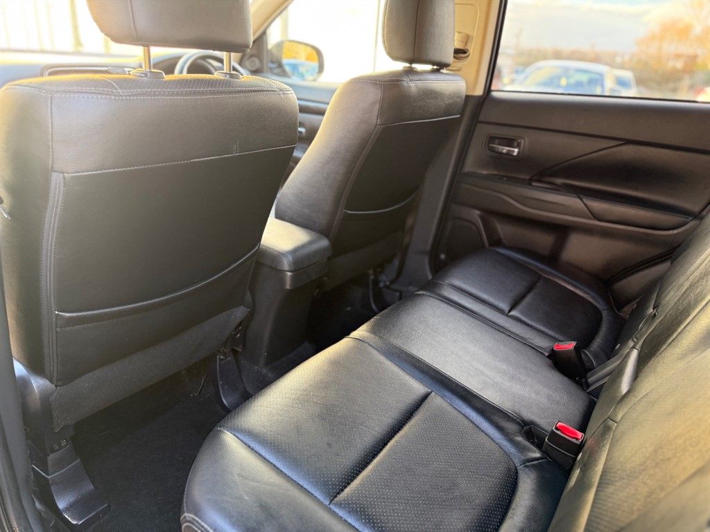 Used Mitsubishi Outlander 2016 for sale - 76915339: Photo 32