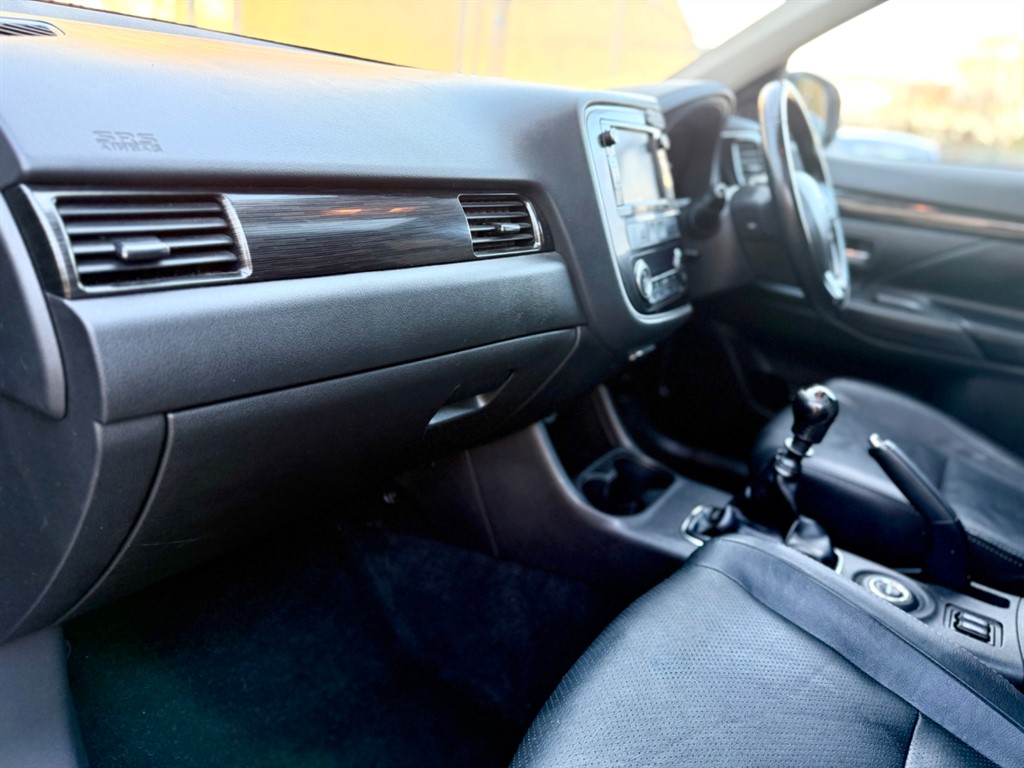 Used Mitsubishi Outlander 2016 for sale - 76915339: Photo 39