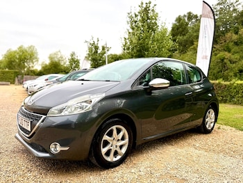 Used Peugeot 208 2013 for sale - 75355432: Photo
