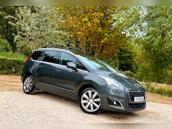 Used Peugeot 5008 2015 for sale - 79555536: Photo