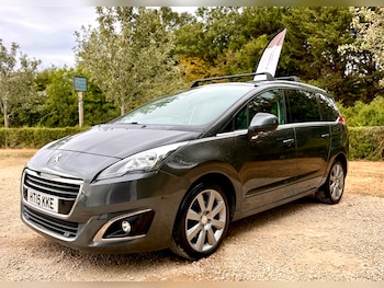 Used Peugeot 5008 2015 for sale - 79555536: Photo