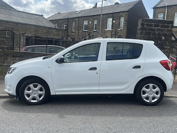 Used Dacia Sandero 2013 for sale - 79389700: Photo