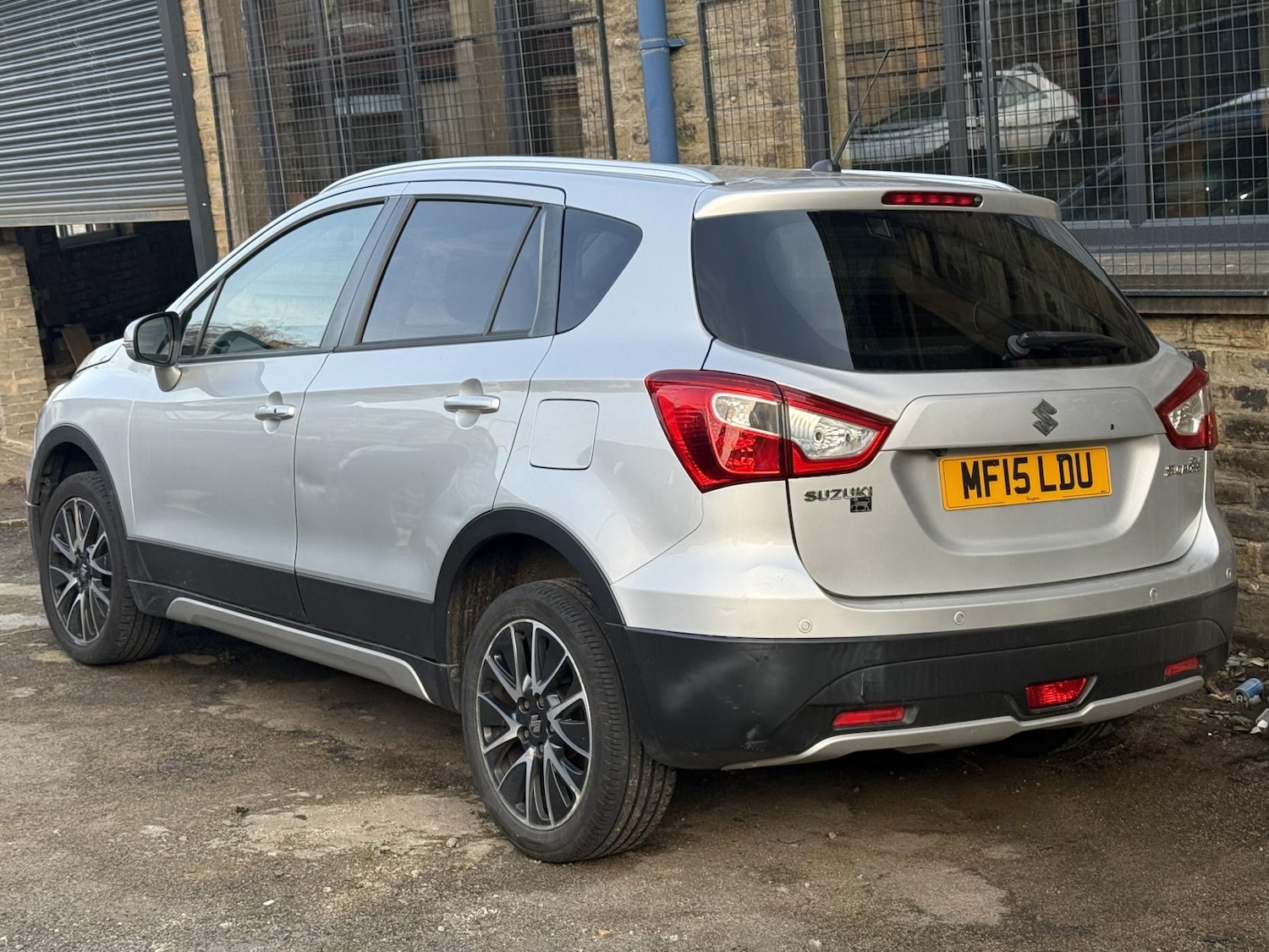 Used Suzuki SX4 S-Cross 2015 for sale - 77941602: Photo 4