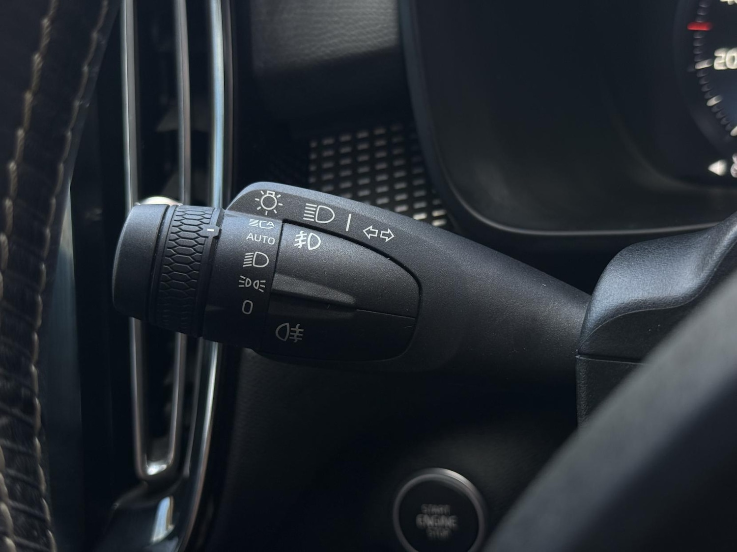 Used Volvo XC40 2019 for sale - 77525786: Photo 36