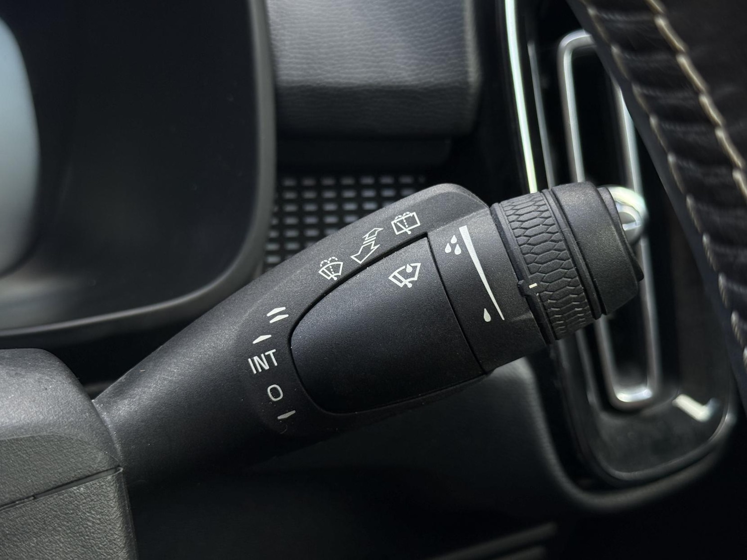 Used Volvo XC40 2019 for sale - 77525786: Photo 37