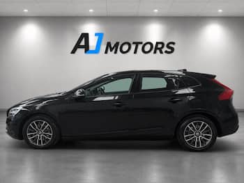 Used Volvo V40 2017 for sale - 79635447: Photo