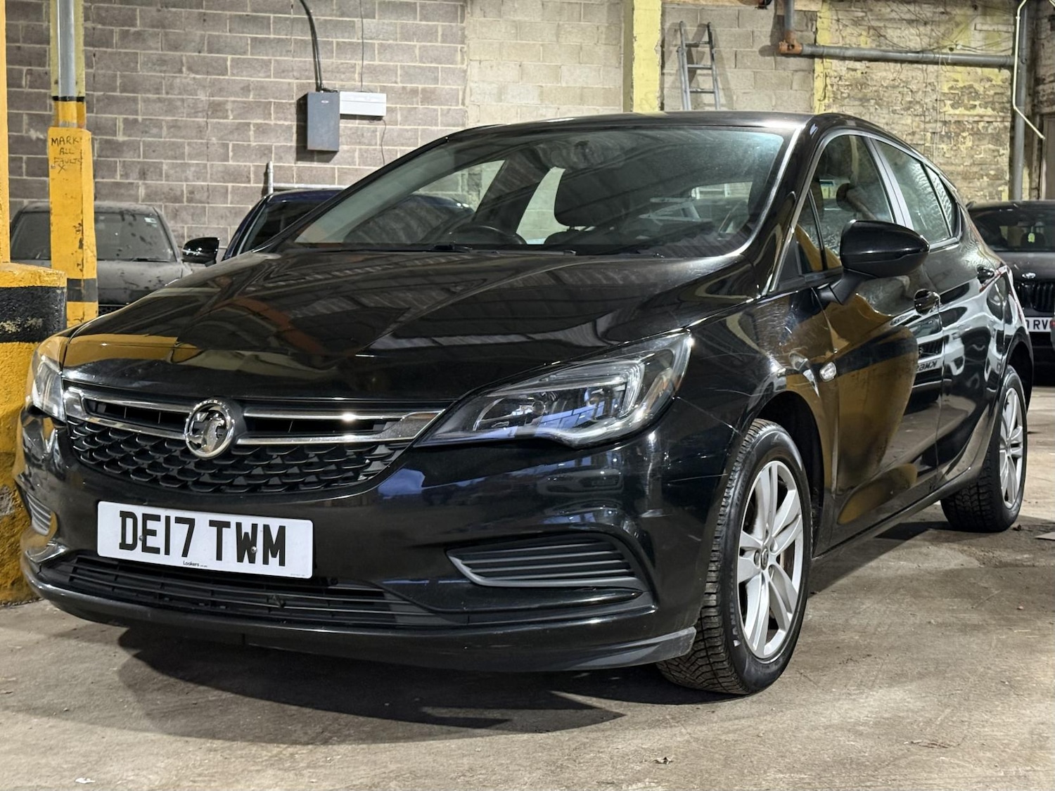 Used Vauxhall Astra 2017 for sale - 77207109: Photo 3