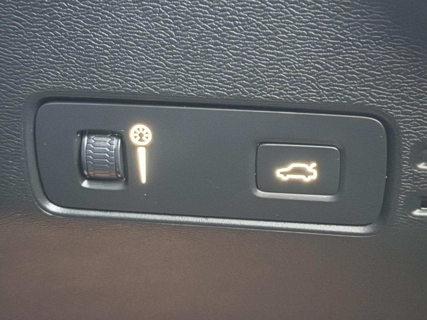 Used Volvo XC40 2019 for sale - 76597711: Photo 32