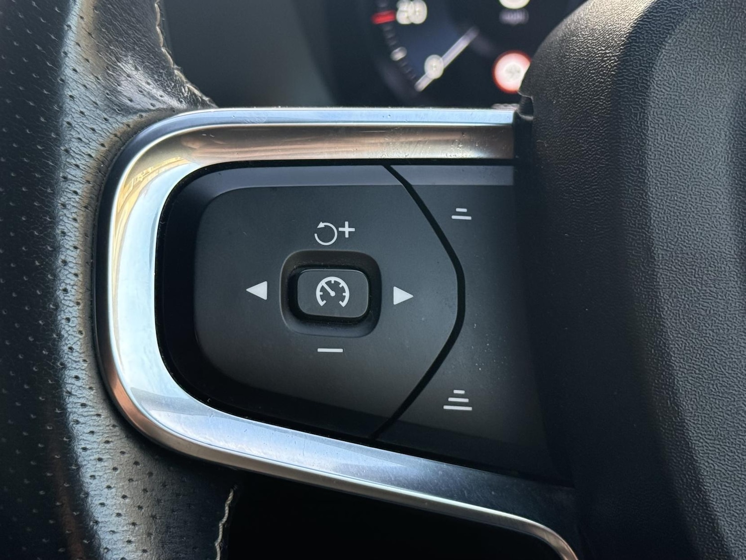 Used Volvo XC40 2020 for sale - 77941603: Photo 24