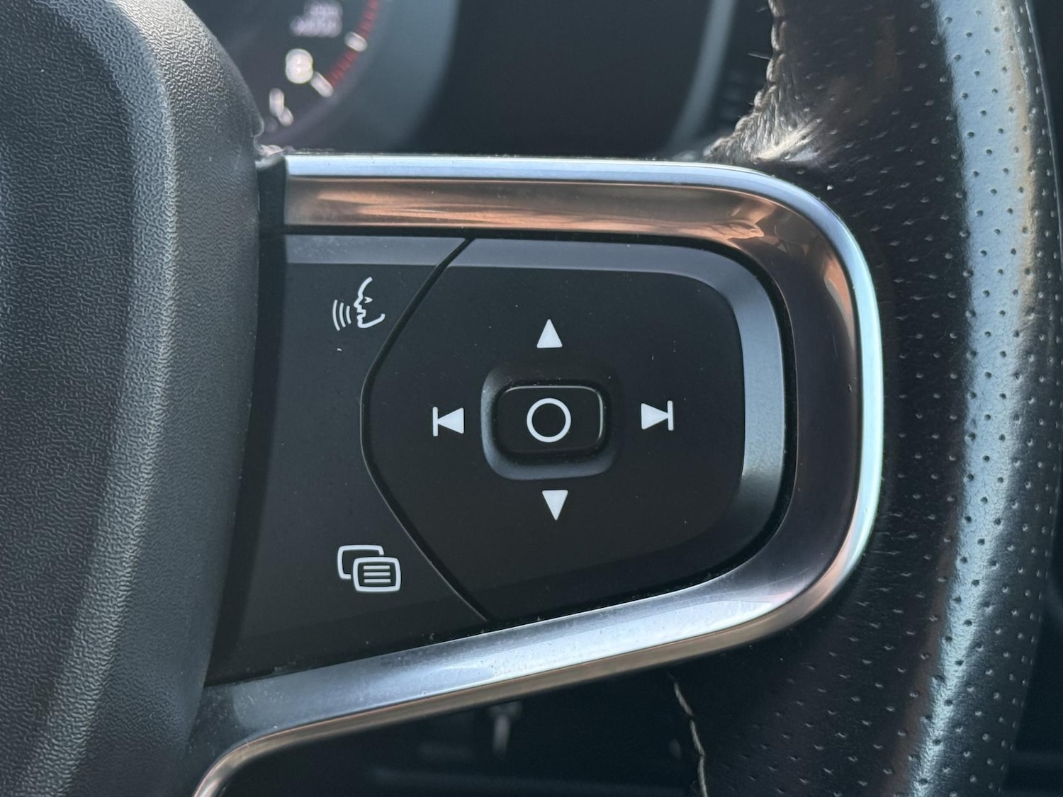 Used Volvo XC40 2020 for sale - 77941603: Photo 25