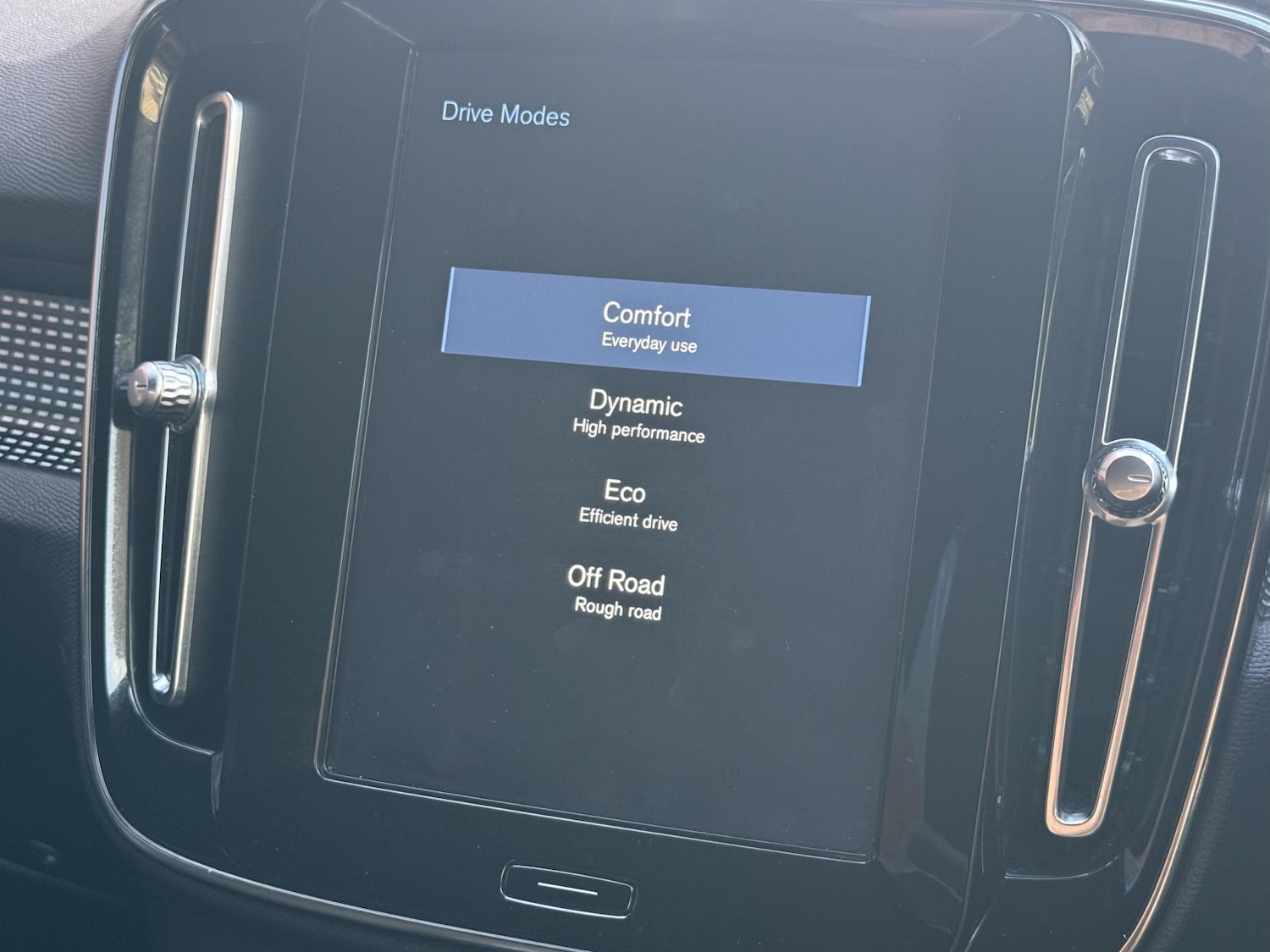 Used Volvo XC40 2020 for sale - 77941603: Photo 35