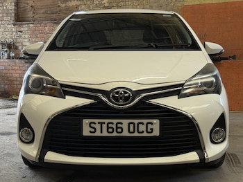 Used Toyota Yaris 2016 for sale - 75703033: Photo