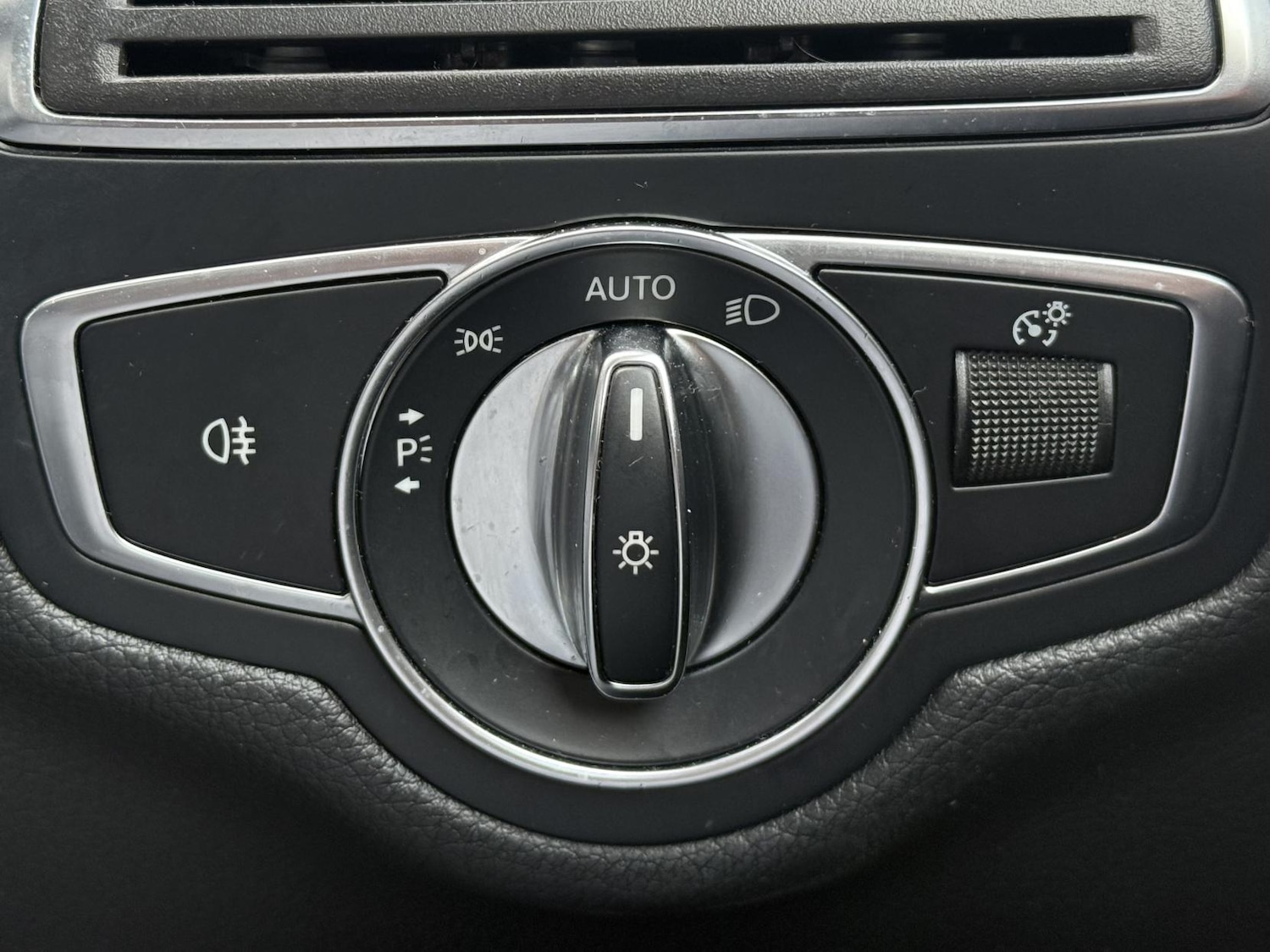 Used Mercedes-Benz GLC 2017 for sale - 77630928: Photo 13