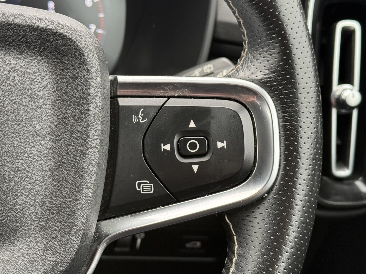 Used Volvo XC40 2021 for sale - 77525787: Photo 12