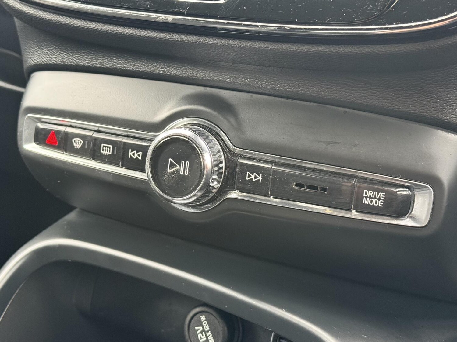 Used Volvo XC40 2021 for sale - 77525787: Photo 20