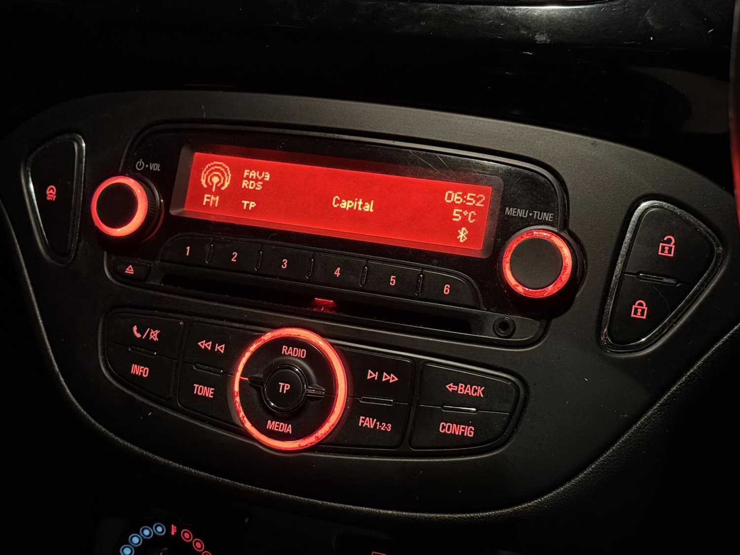 Used Vauxhall Corsa 2015 for sale - 77318292: Photo 18