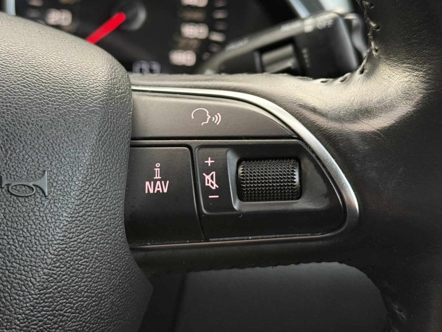 Used Audi Q7 2013 for sale - 76461667: Photo 37