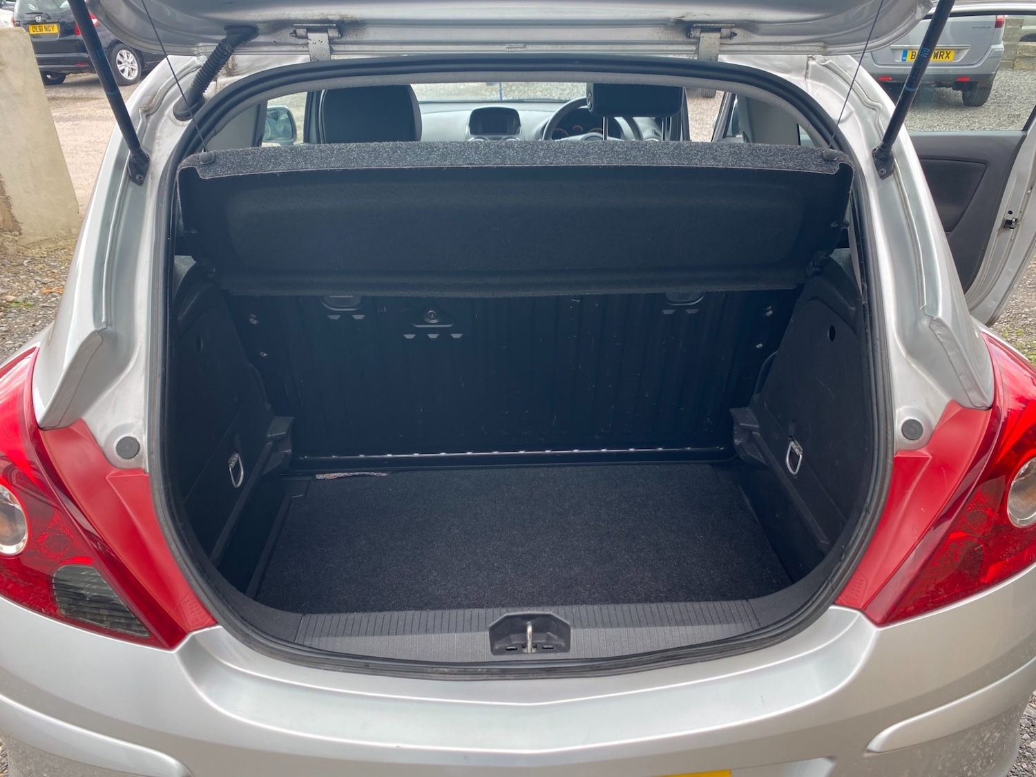 Used Vauxhall Corsa 2014 for sale - 76352701: Photo 5