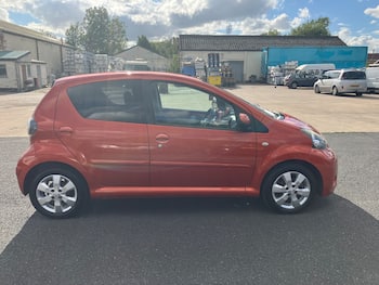 Used Toyota AYGO 2013 for sale - 79446432: Photo