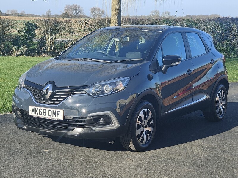 Used Renault Captur 2018 for sale - 77749255: Photo 2