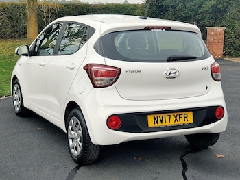 Used Hyundai i10 2017 for sale - 76566286: Photo