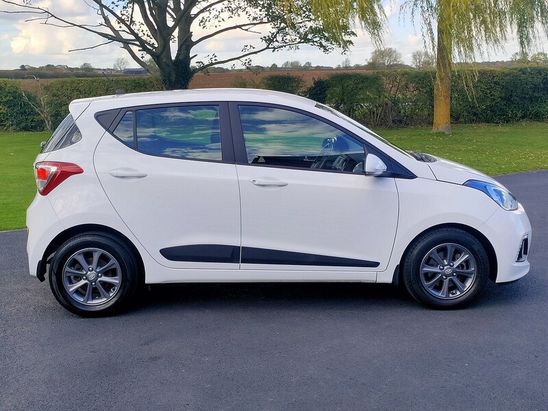 Used Hyundai i10 2016 for sale - 76950852: Photo 2