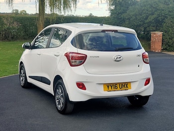 Used Hyundai i10 2016 for sale - 76950852: Photo