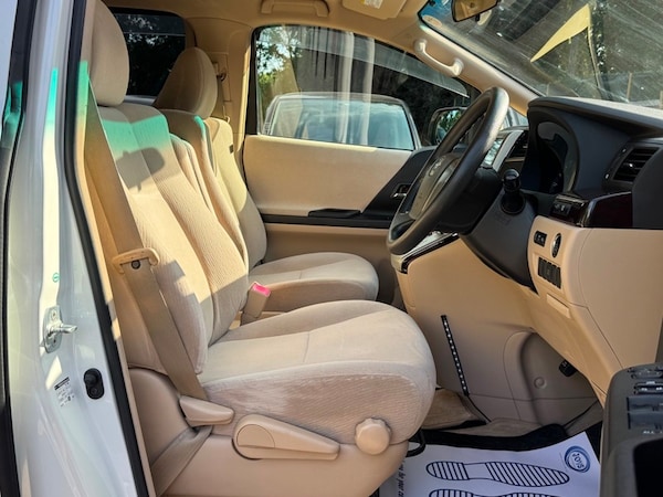 Used Toyota Vellfire 2011 for sale - 75078401: Photo 17
