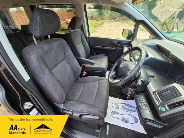Used Honda Stepwagon 2012 for sale - 74278081: Photo 11