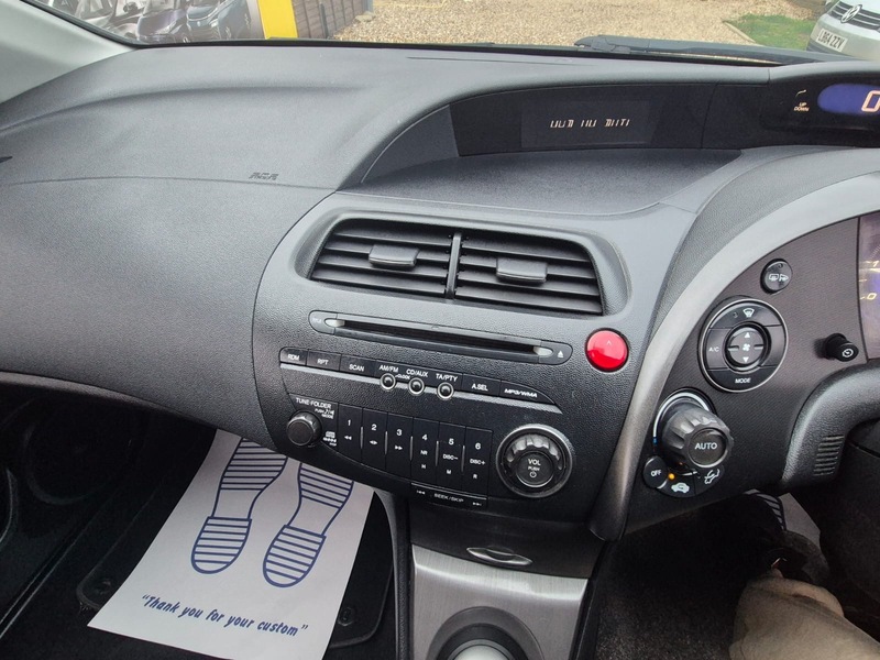 Used Honda Civic 2010 for sale - 77897724: Photo 20